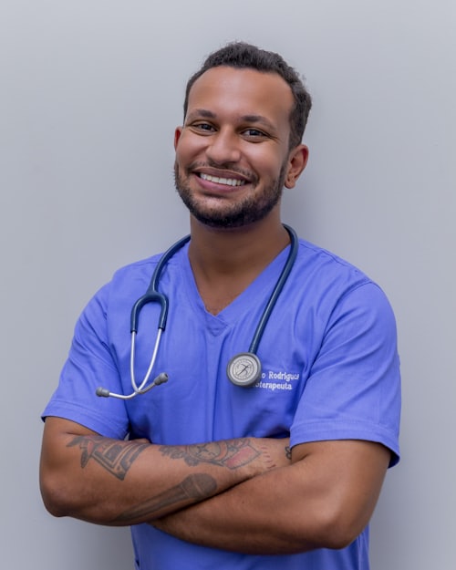 Portrait du Dr Mathieu Dubois, médecin esthétique